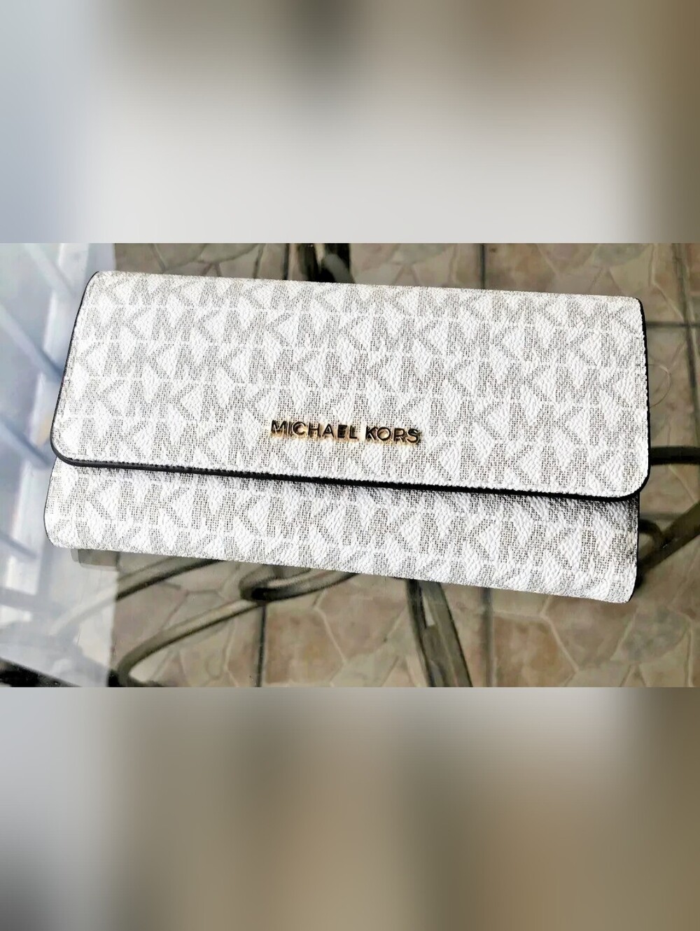 Michael Kors Vanilla Signature MK Jet Set Travel Wallet with Gold Logo NWT